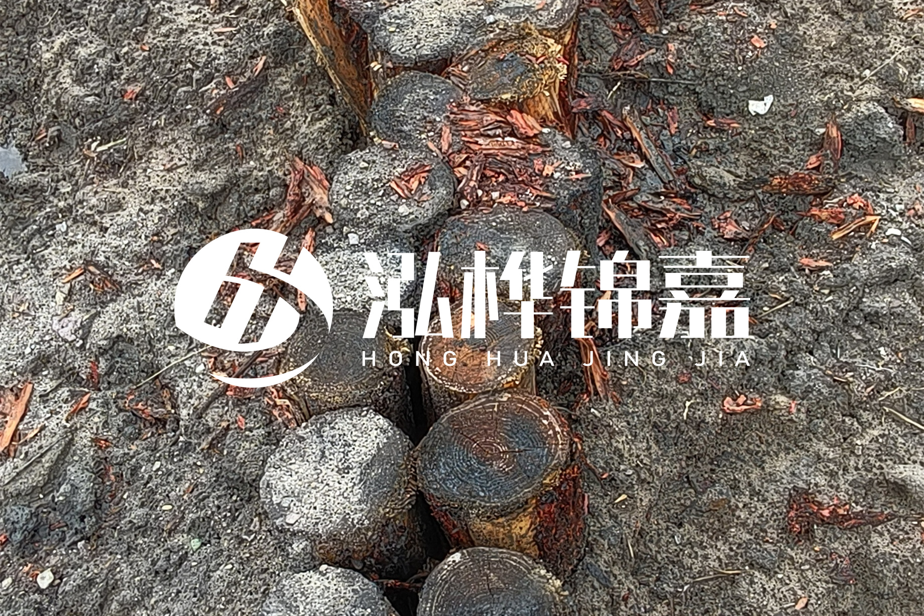 魚(yú)塘淤泥太多怎么清理？挖掘機(jī)清除淤泥的作用及方法