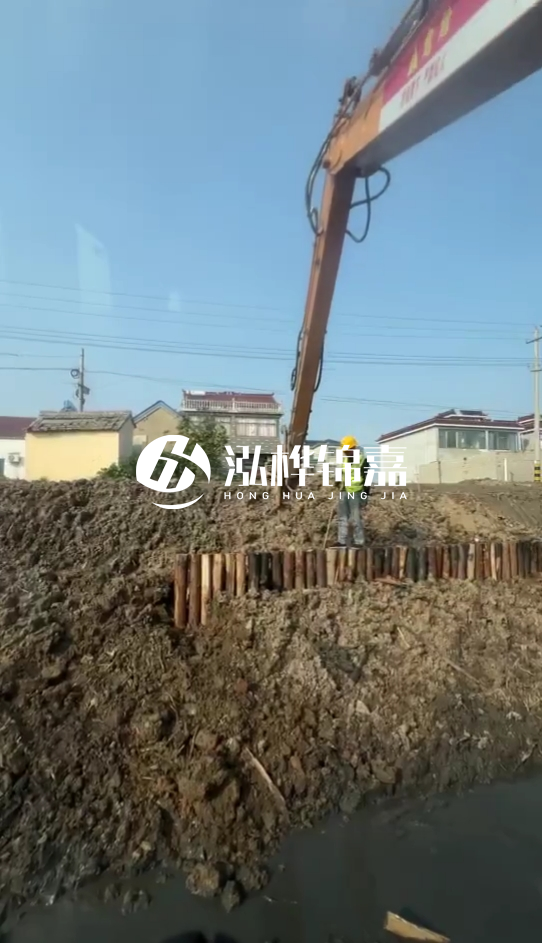 畢節(jié)市挖機打木樁專業(yè)施工-河道護坡木樁會不會腐爛？