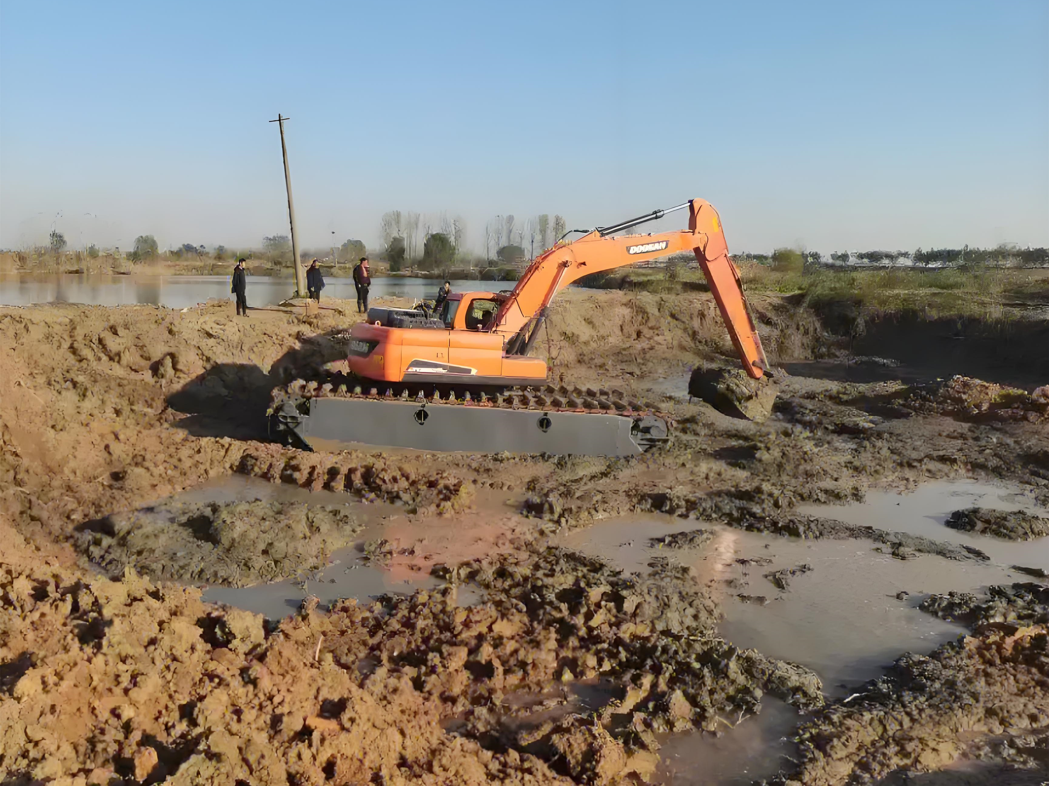 河南洛陽挖機(jī)清淤施工隊(duì)-魚塘清淤的人工和機(jī)械哪種更劃算？