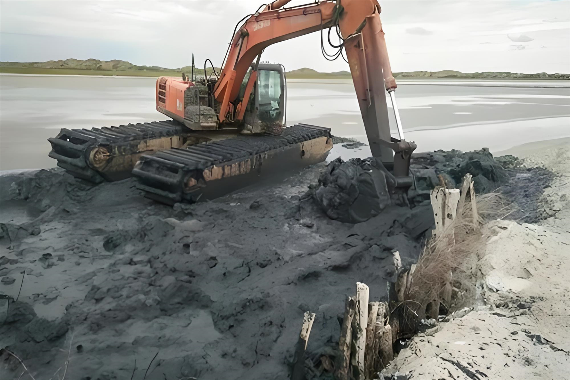 河南鄭州挖機(jī)清淤施工隊(duì)-沼澤地清淤的施工團(tuán)隊(duì)需要什么資質(zhì)？